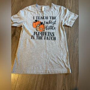 Teacher t-shirt size small pumpkins fall